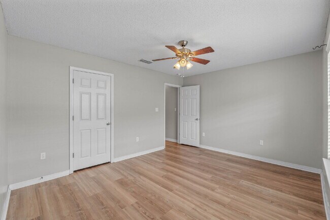 Building Photo - 203 Citadel Ln