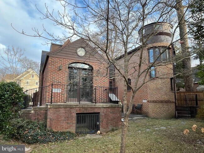 Building Photo - 8904 Grant St