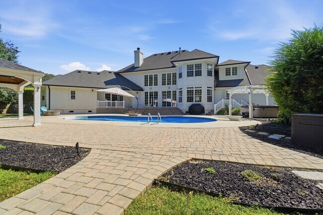 Building Photo - 3308 Kline Dr