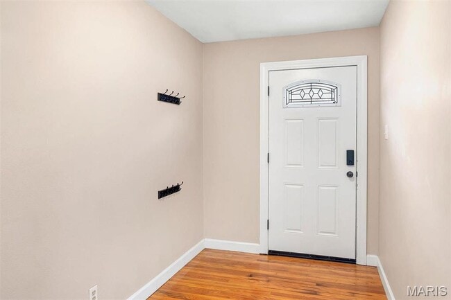 Building Photo - 305 E 3rd St