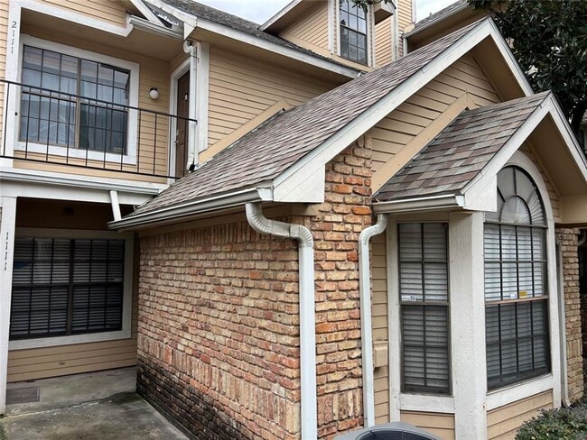 Primary Photo - Spacious Ground Floor Unit in Quiet Locati...