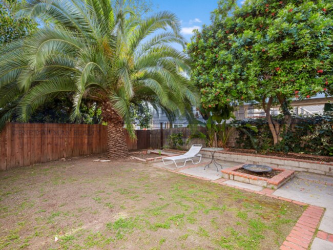 Building Photo - 6129 Pembroke Dr