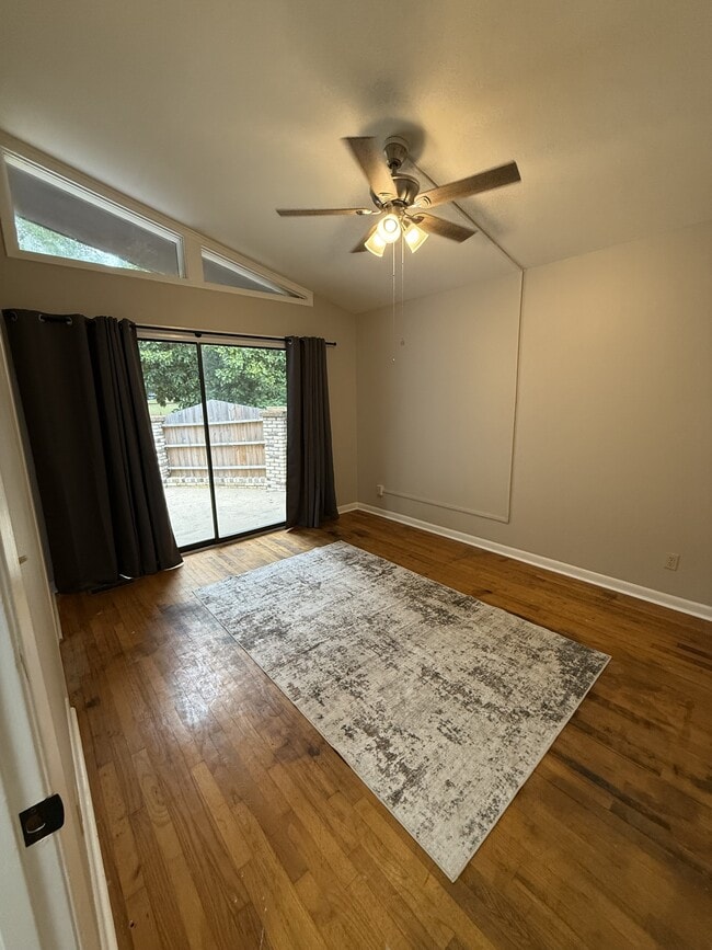 Building Photo - 107 Diamond Dr