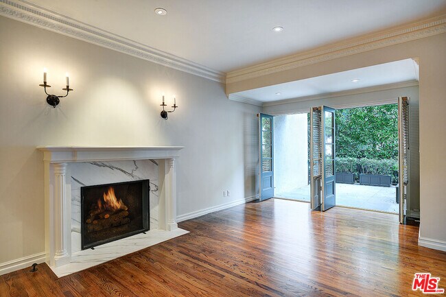 Building Photo - 149 S Rodeo Dr