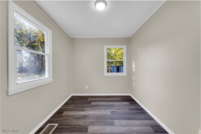 Building Photo - 4428 E 142nd St