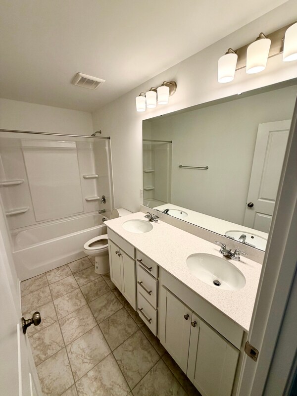 Building Photo - 265 Sweetbay Tree Dr