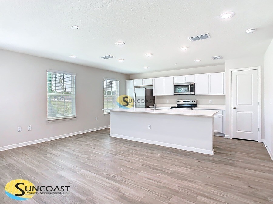 Building Photo - 3821 SW 43rd Ct