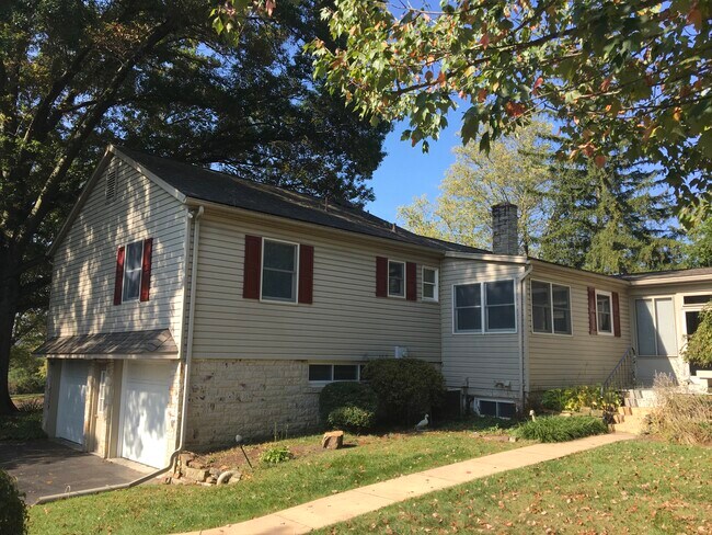 Building Photo - 2566 Blairmont Ter