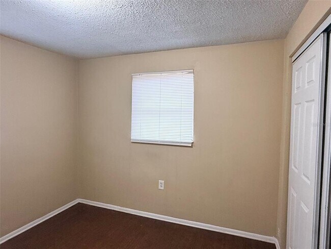 Building Photo - 10038 Kingswood Ln