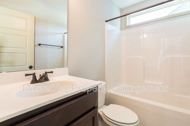 Building Photo - 64 Griffith Pl