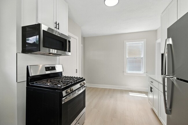 Building Photo - Fully renovated 3 bedroom home in Ambridge...
