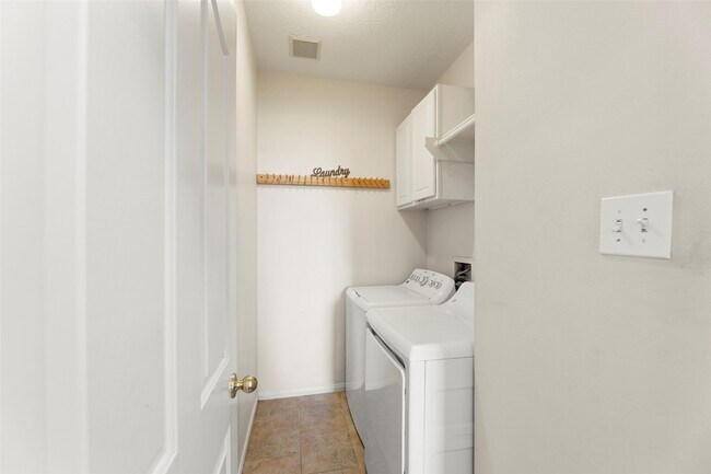 Building Photo - 44 Parkway Pl