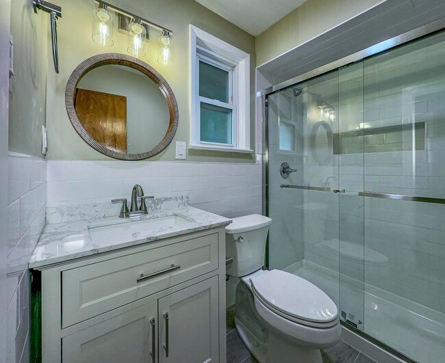 Building Photo - 340 Broadway