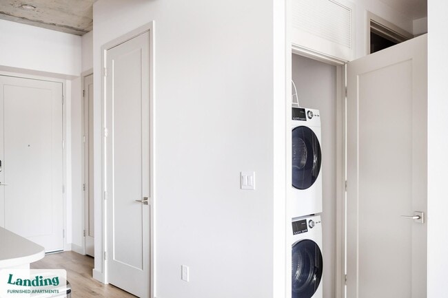 Building Photo - 151 S State St