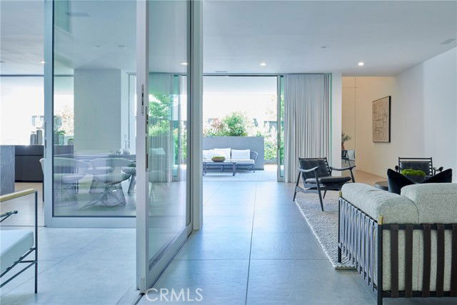 Building Photo - 838 Kings Rd