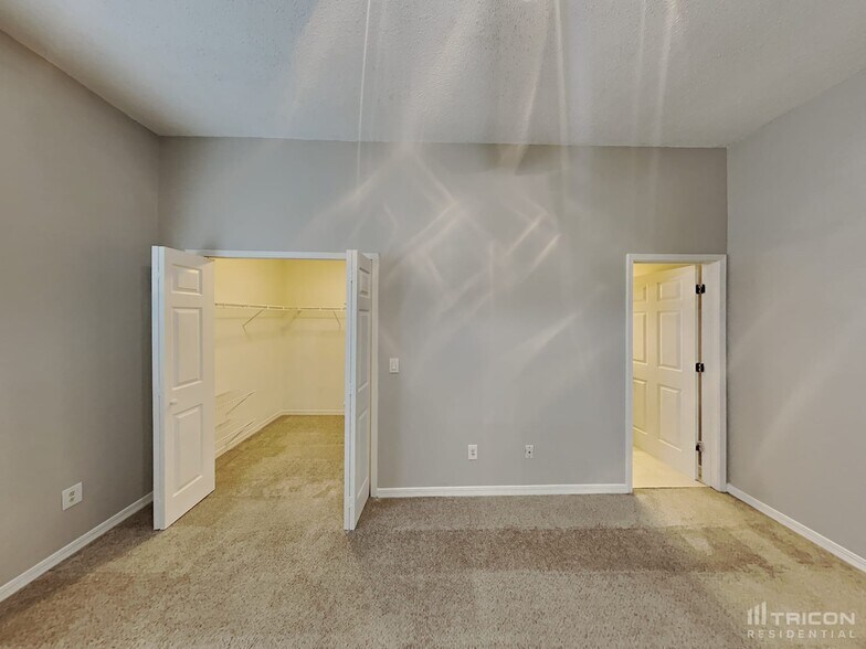 Building Photo - 7727 Mystic Point Ct W