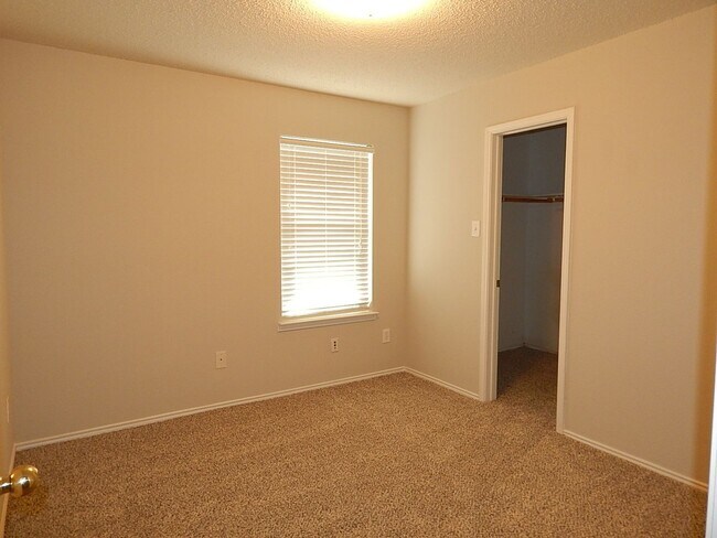 Building Photo - Updated Home in Falcon’s Lair with Fresh P...