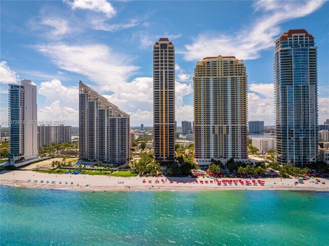 Building Photo - 17749 Collins Ave