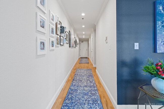 Building Photo - 1565 Sacramento St