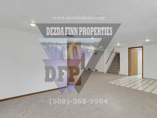 Building Photo - Charming Shadle District 3 bedroom with RV...