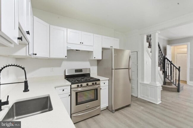 Building Photo - 2251 N Lambert St