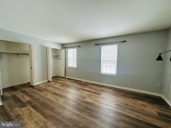 Building Photo - 406 Barrington Ct