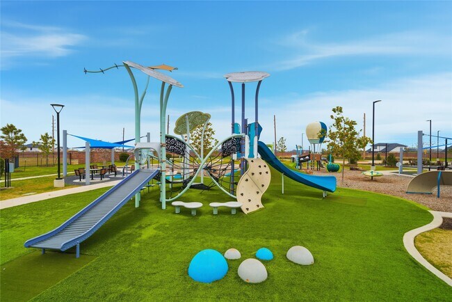 Building Photo - 27039 Blue Pool Dr