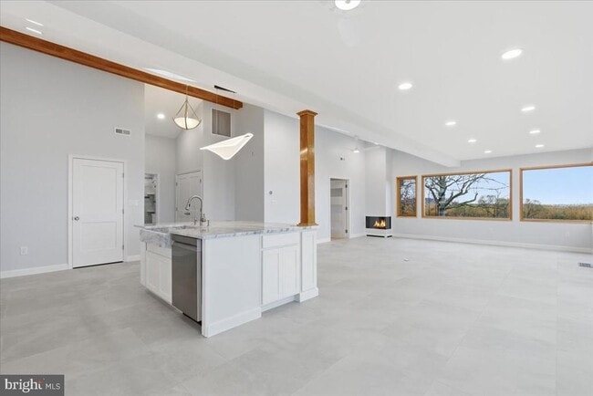 Building Photo - 1345 Ellicott Ave