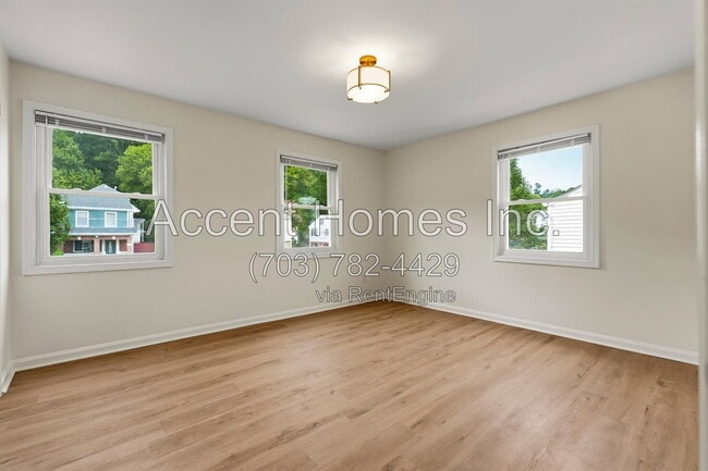 Building Photo - 2310 Riverview Terrace