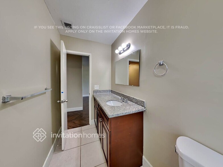 Building Photo - 2490 Florida Mango Rd