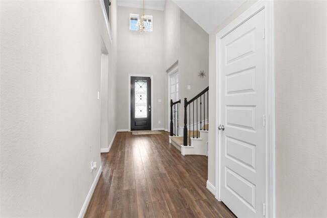 Building Photo - 2058 Woodland Pine Ct