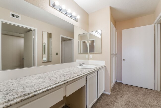 Building Photo - Stylish Condo with Stunning Strip Views!