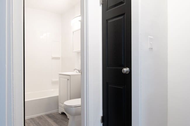 Building Photo - 3BR apartment in Scenic Hills Homes in Mid...
