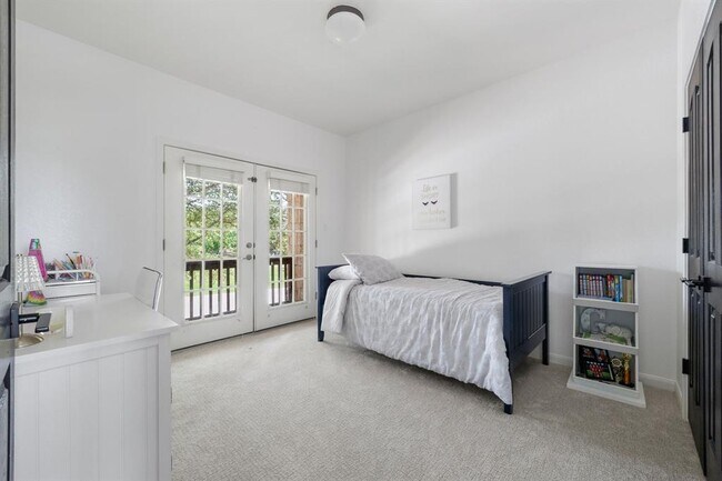 Building Photo - 16200 Spillman Ranch Loop
