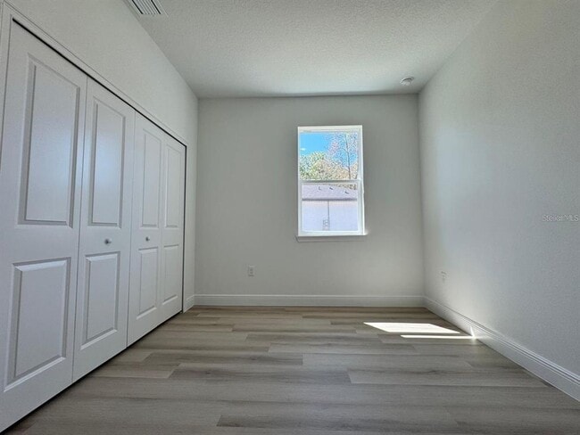 Building Photo - 7185 N Tallwood Dr