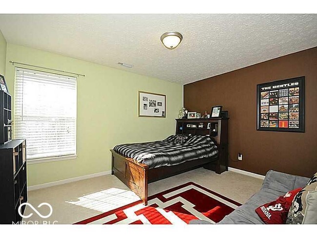 Building Photo - 1367 Hinault Way