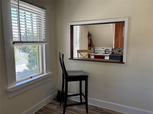 Building Photo - 810 22nd Ave N