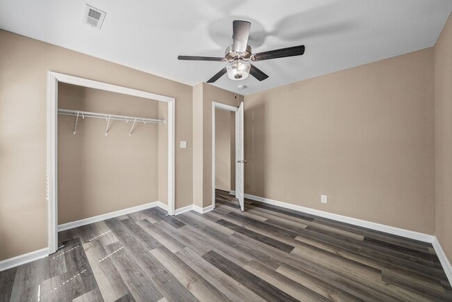 Building Photo - Beautiful 3 Bedroom 2 Full Bath Home For Rent!