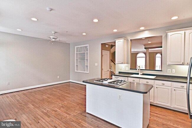 Building Photo - 12035 Treeline Way