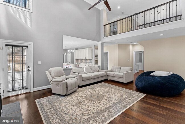 Building Photo - 8138 Rondelay Ln