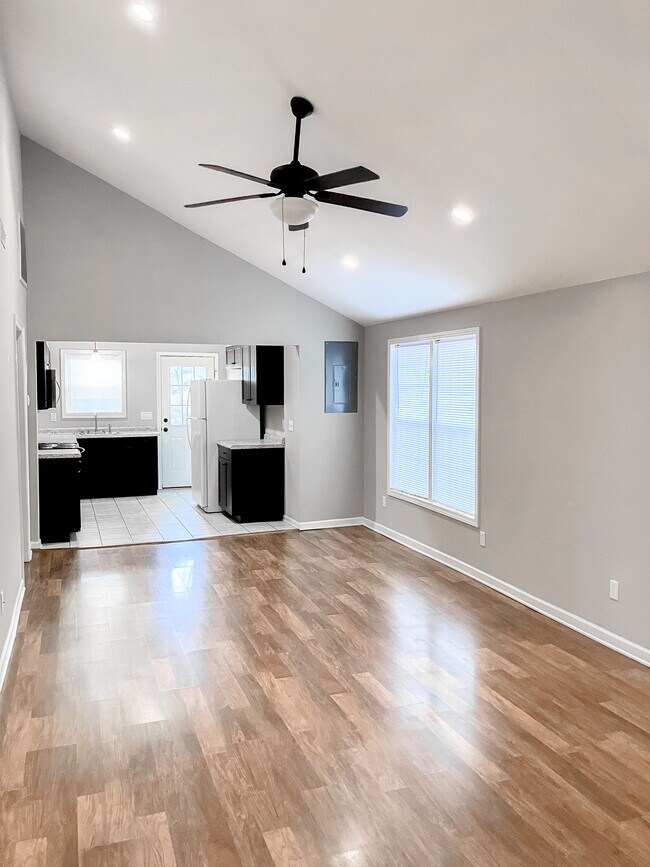 Building Photo - 1410 Beth St NW