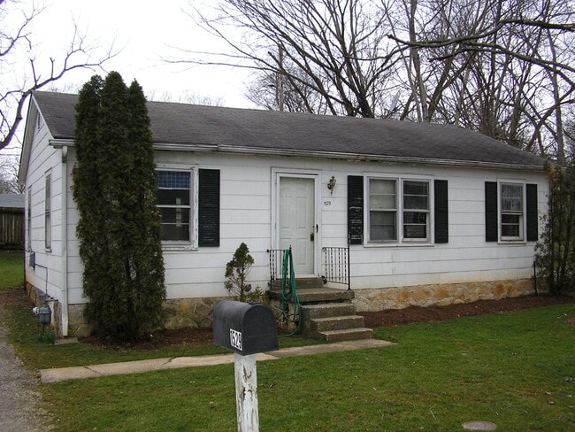 Primary Photo - 1529 Parkhurst Dr