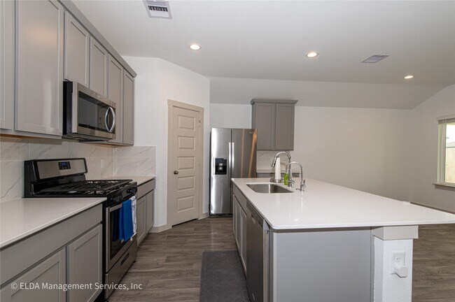 Building Photo - 8038 Brahman Ln
