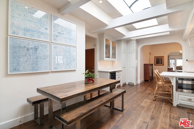 Building Photo - 106 N Citrus Ave