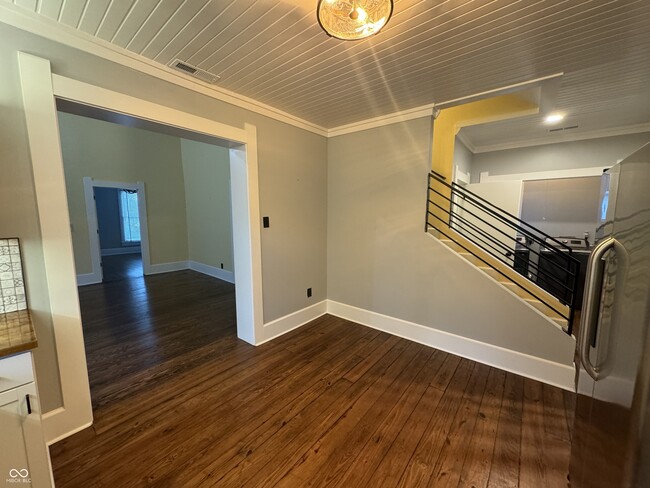 Building Photo - 449 Yandes St