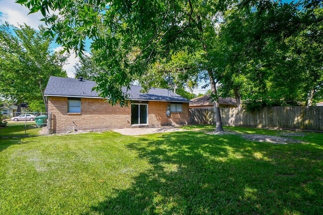Building Photo - 5709 Arthington Ave