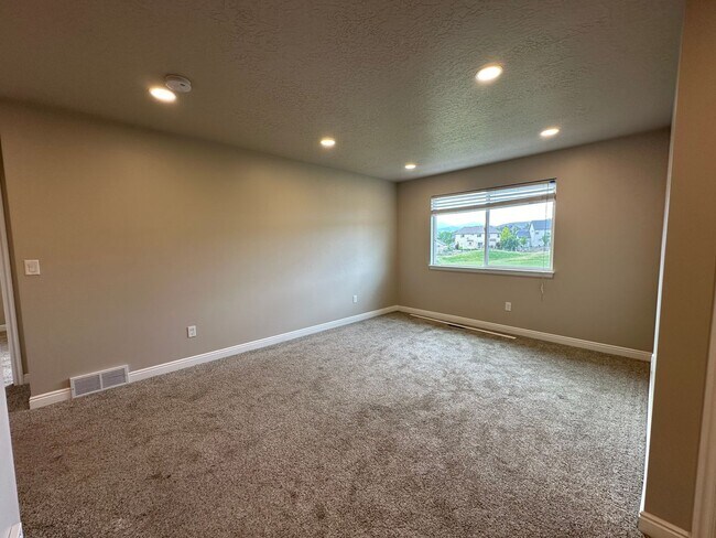 Building Photo - Single Family Home on Ranches Golf Course ...