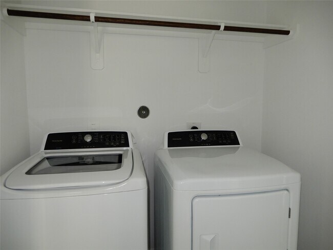 Building Photo - 16551 Plum Bark Dr