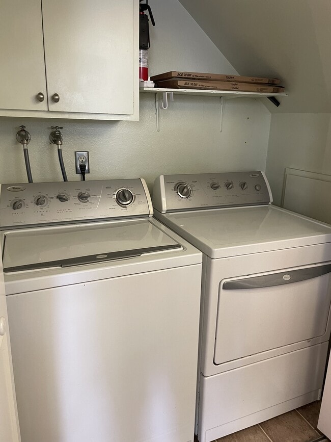 Building Photo - 3915 S Boston St