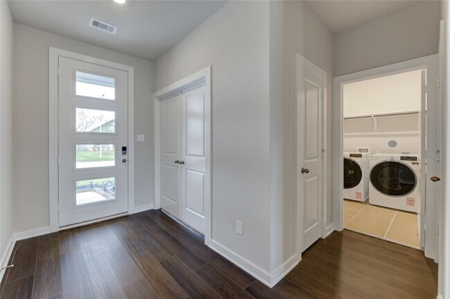 Building Photo - 6607 Arabella Lakes Dr